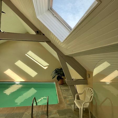 2 chambres dans maison de campagne avec piscine intérieure Lagery Exterior foto