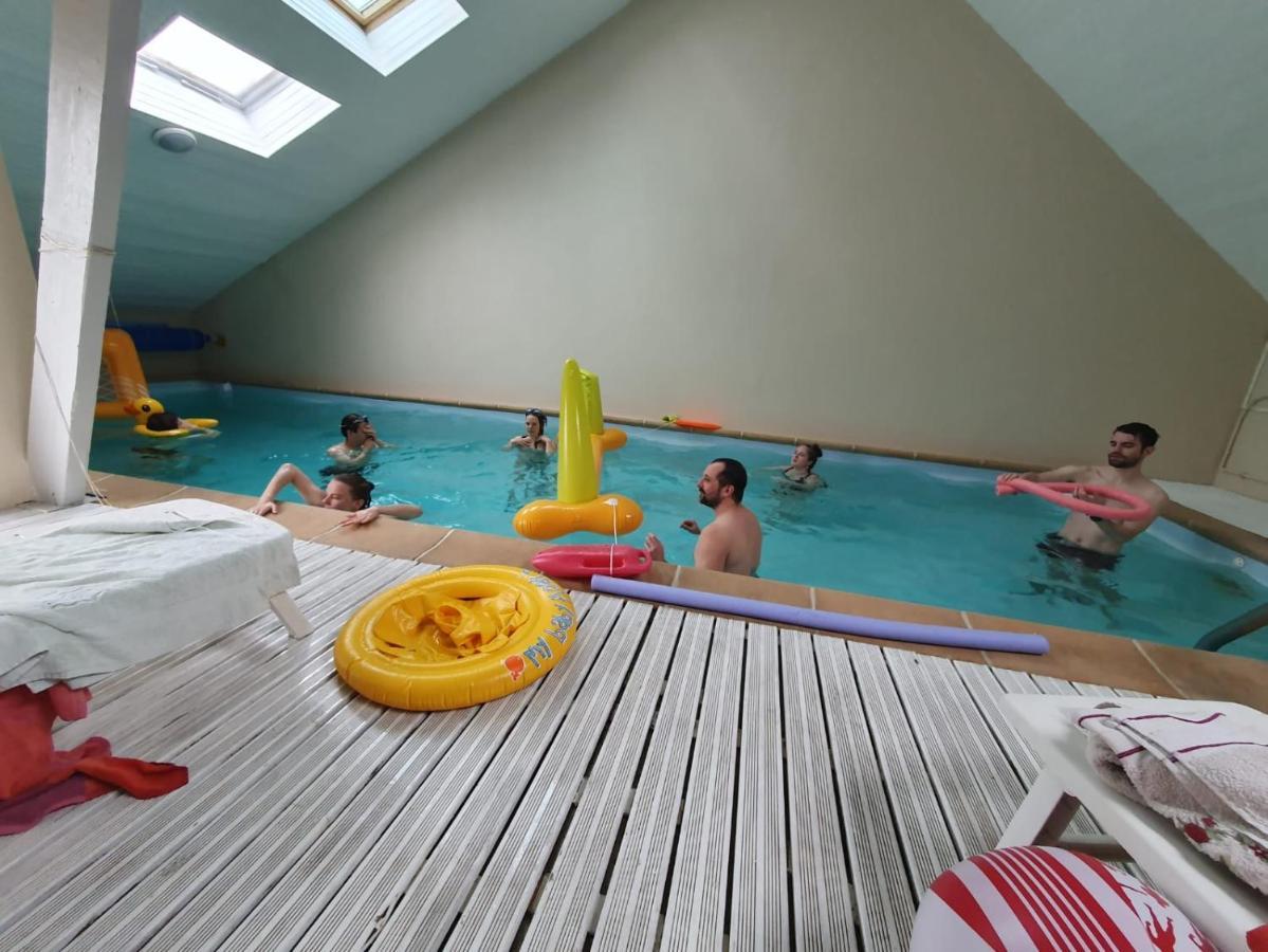 2 chambres dans maison de campagne avec piscine intérieure Lagery Exterior foto