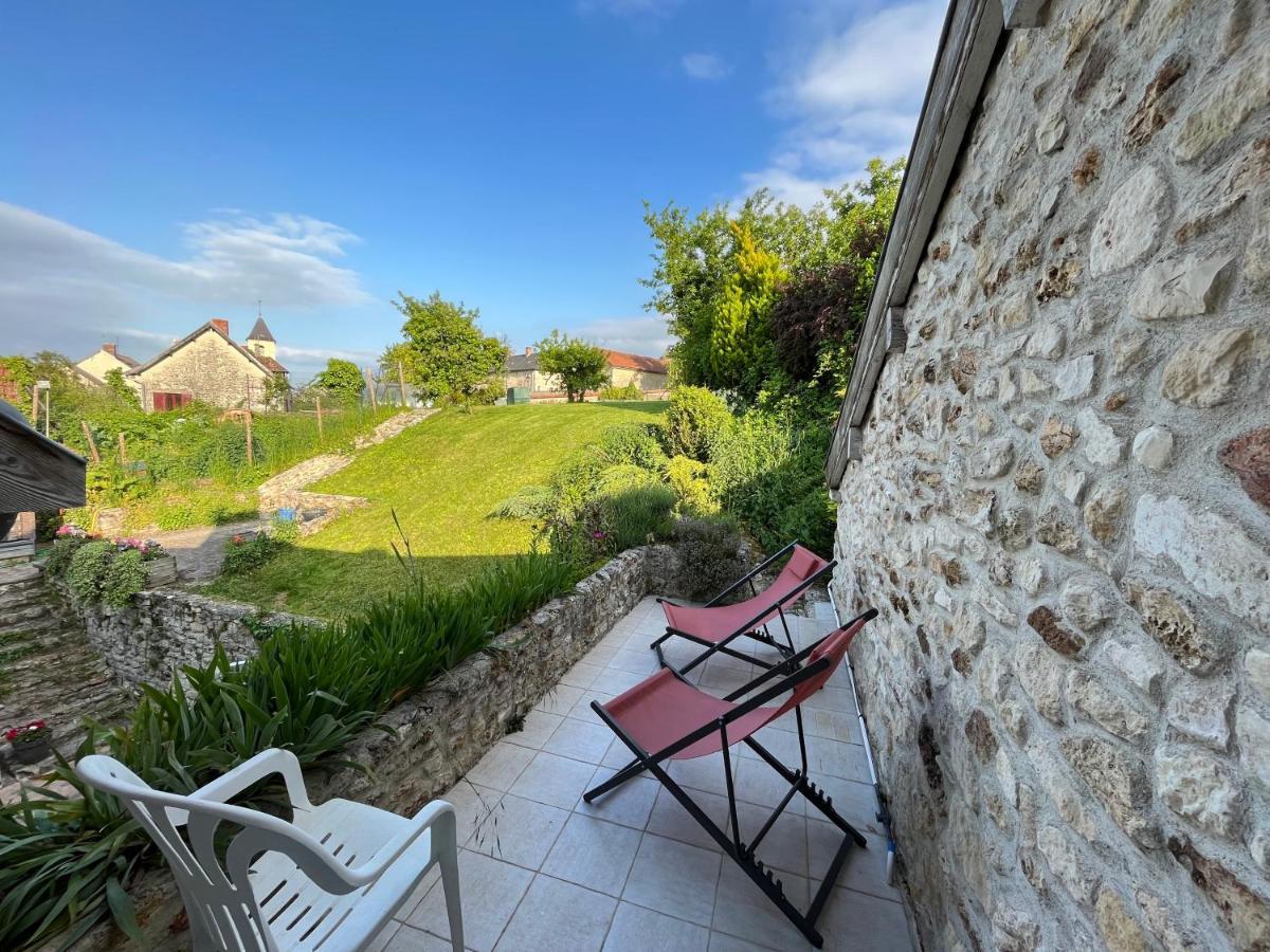 2 chambres dans maison de campagne avec piscine intérieure Lagery Exterior foto