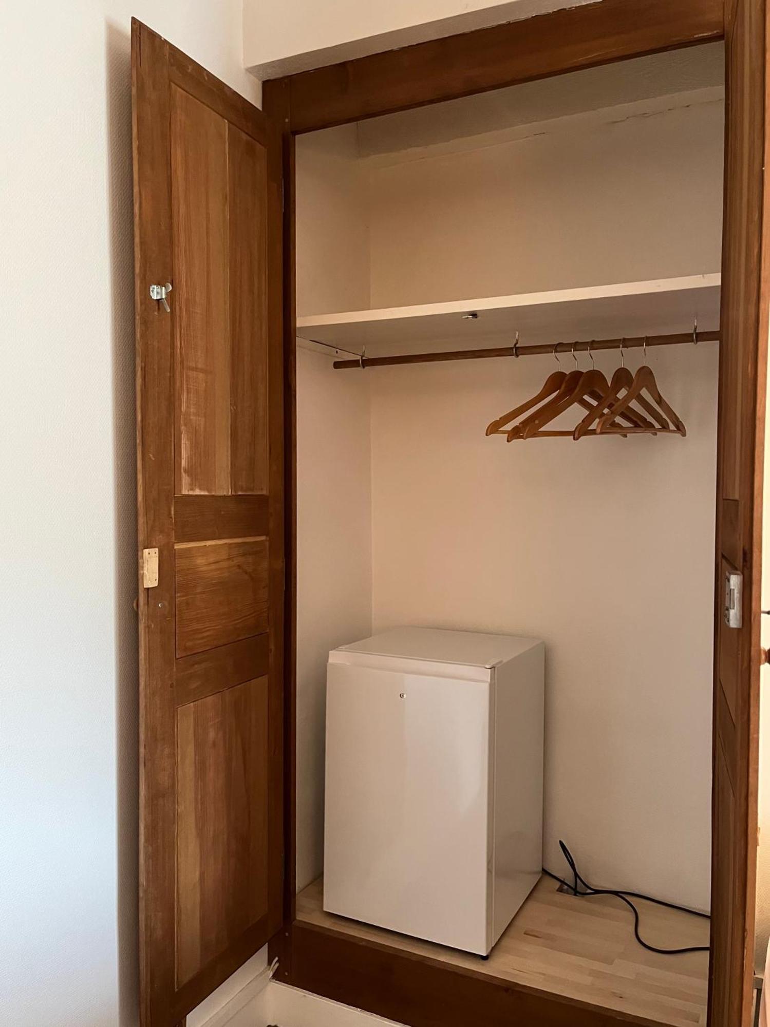 2 chambres dans maison de campagne avec piscine intérieure Lagery Exterior foto